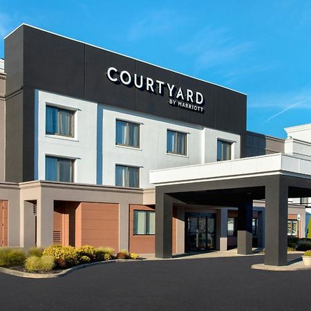 Отель Courtyard Newburgh Stewart Airport Экстерьер фото