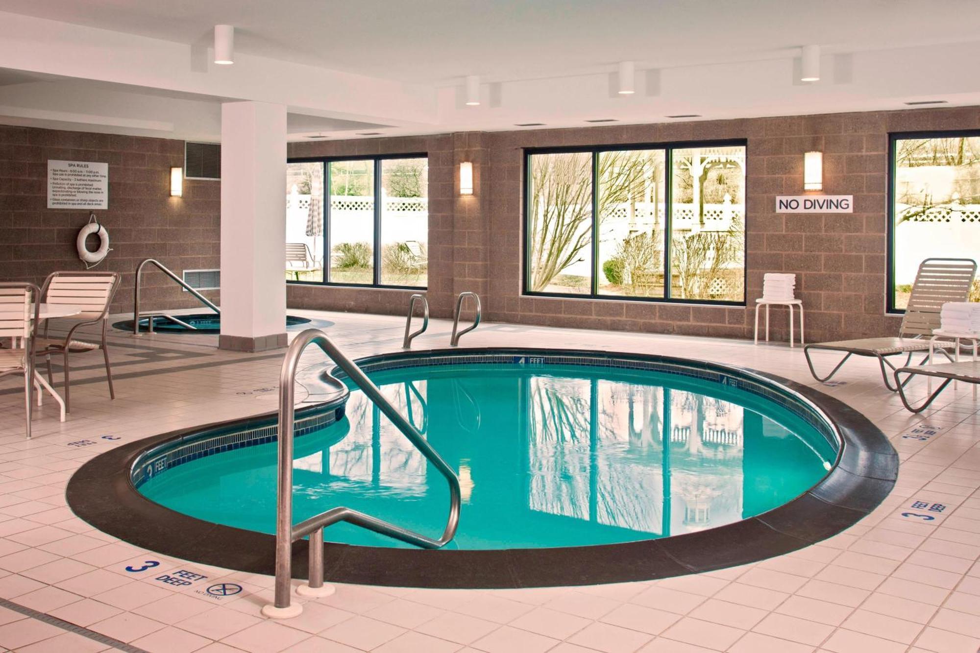 Отель Courtyard Newburgh Stewart Airport Экстерьер фото