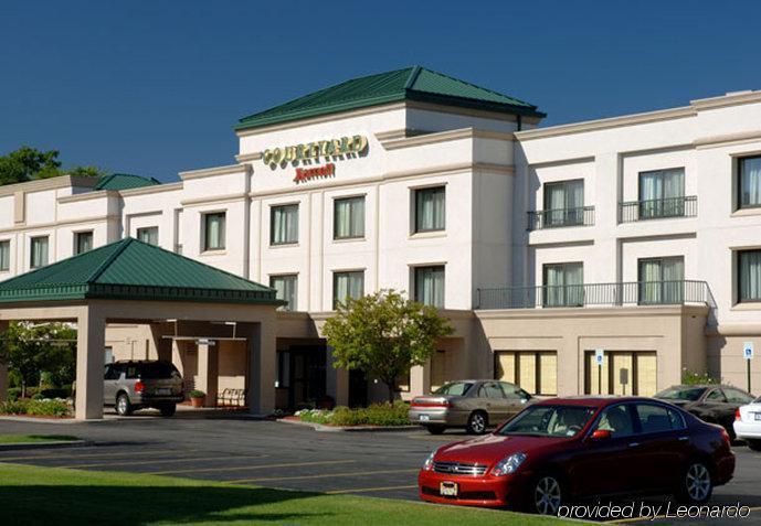Отель Courtyard Newburgh Stewart Airport Экстерьер фото
